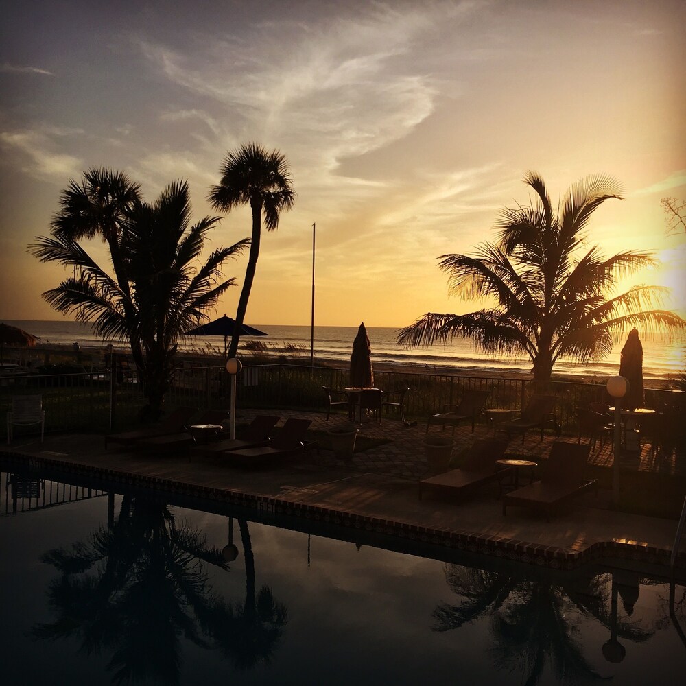 Surf Studio Beach Resort - photo 41