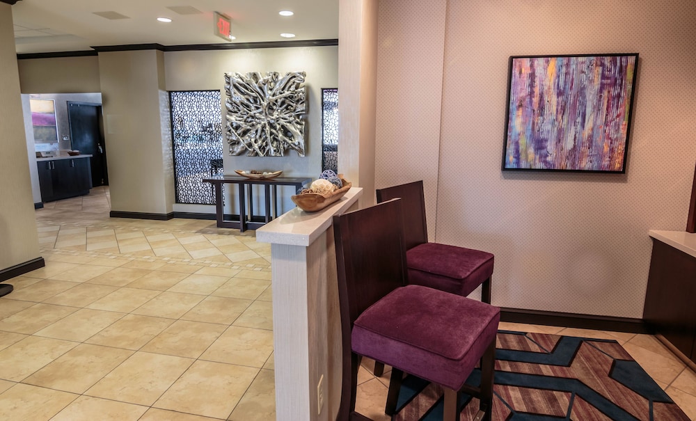Holiday Inn Express & Suites Farmington by IHG - photo 53
