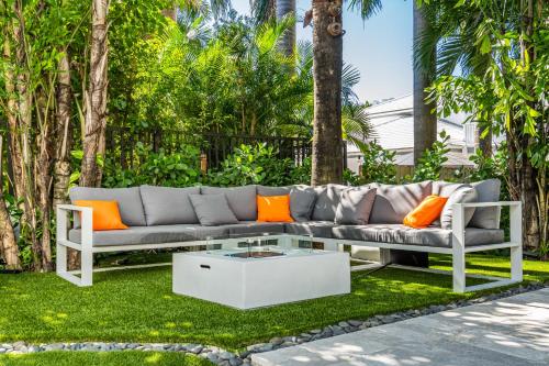 Villa Loggia Oasis Luxurious 6BD 7BA with Resort Style Pool - photo 72