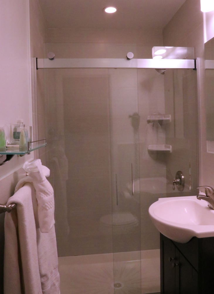 Chelsea Inn - photo 34