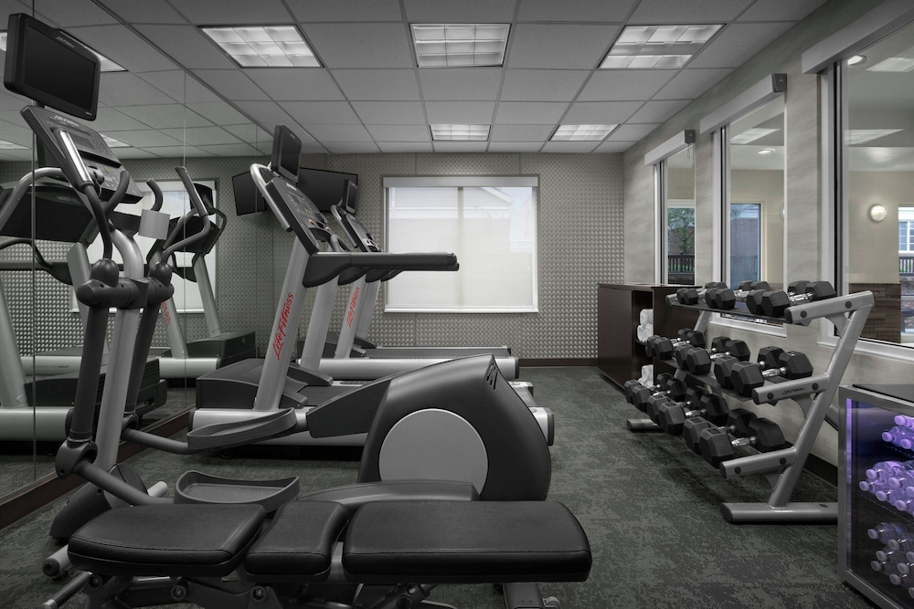 Fairfield Inn & Suites by Marriott Rogers - photo 22