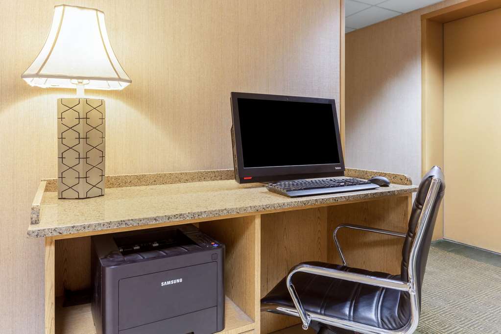 La Quinta Inn by Wyndham Chicago Willowbrook - photo 30