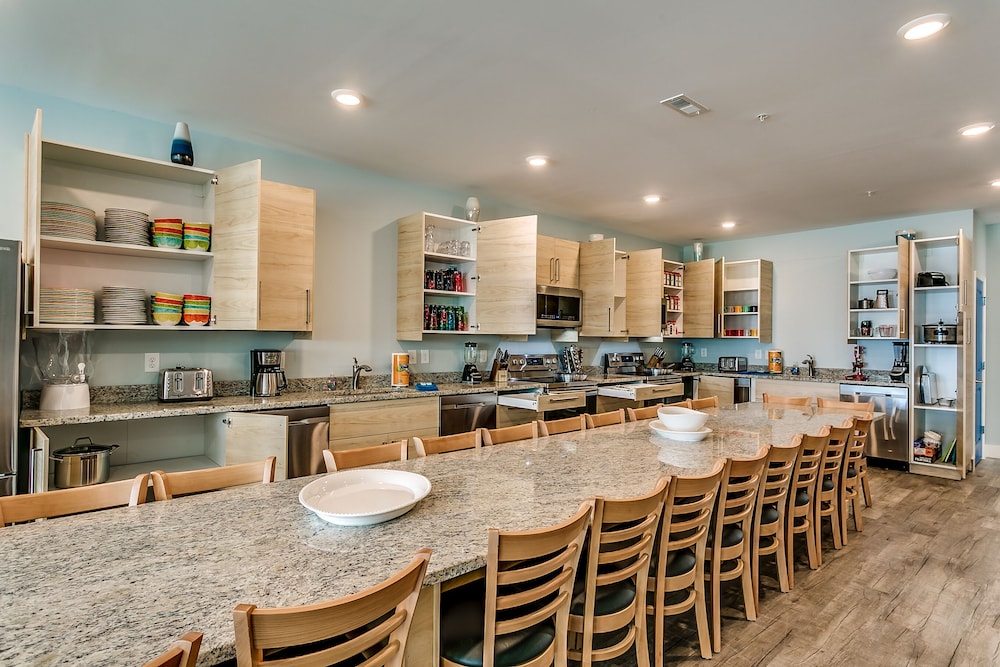 Together Resorts Cherry Grove Resort at 5401 B N Ocean Blvd - photo 22