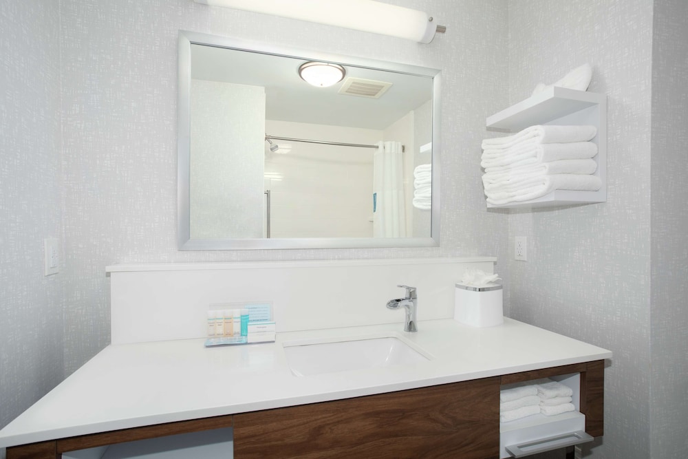 Hampton Inn Bellevue - photo 22