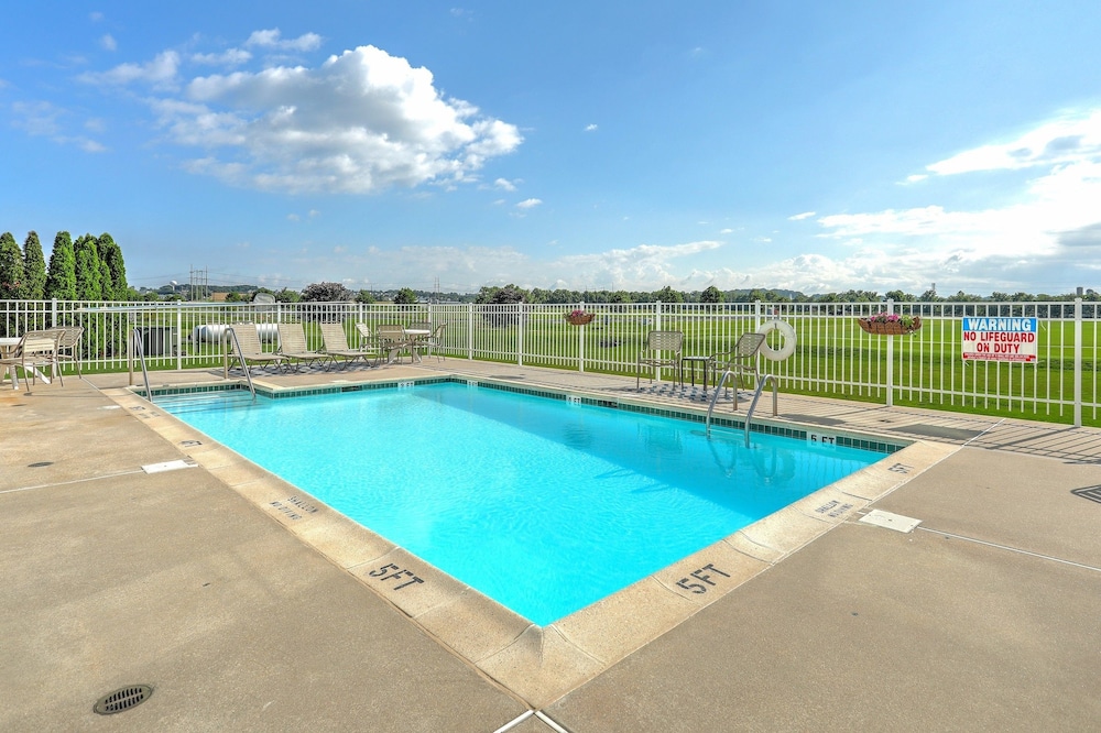 Lancaster Inn and Suites - photo 28