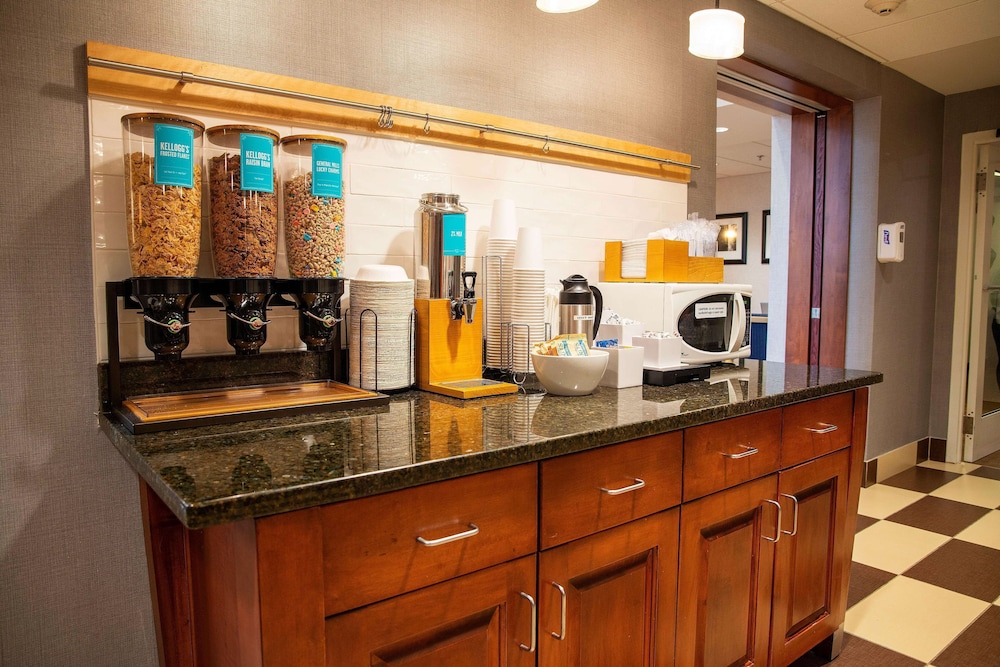 Hampton Inn & Suites Jacksonville - photo 56