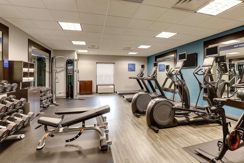 Hampton Inn & Suites Indianapolis Airport - photo 41