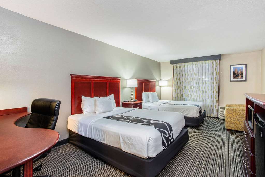La Quinta Inn & Suites by Wyndham Indianapolis South - photo 17