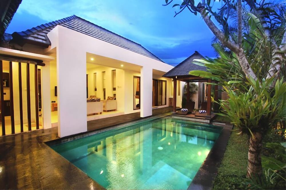 The Adnyana Villas & Spa — 4-Star Luxury Hotel in Canggu, Indonesia