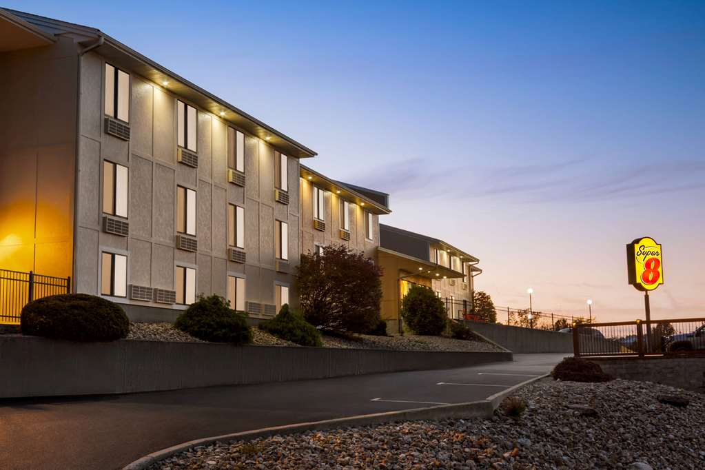 Super 8 by Wyndham Hannibal - photo 3