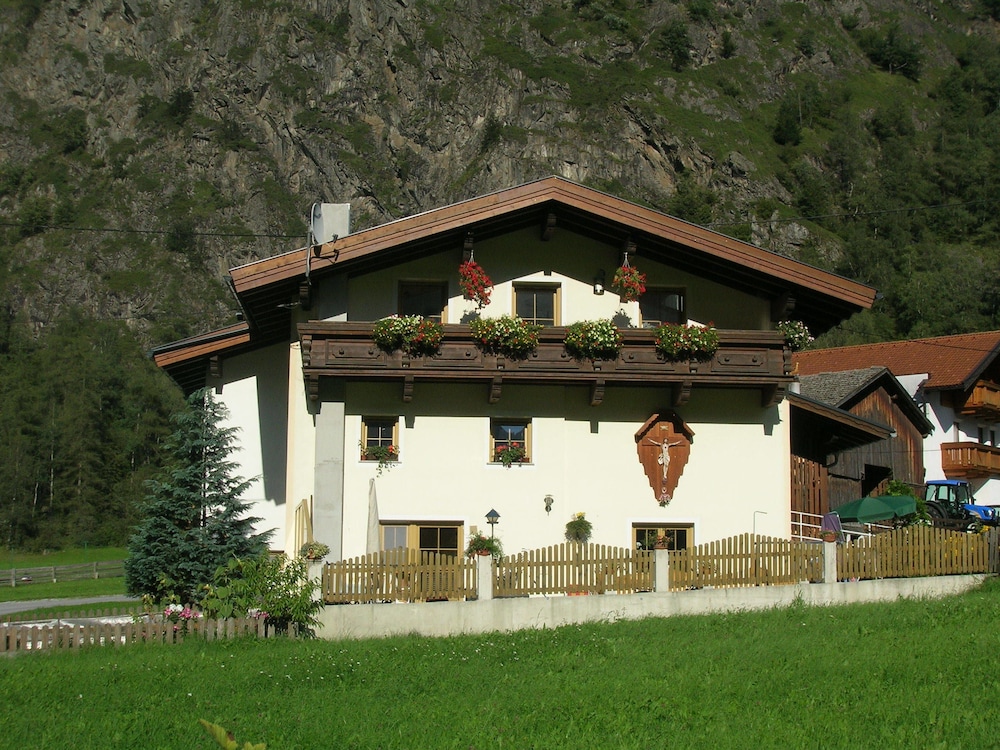 Ferienhaus Gerold Grießer — 4-Star Luxury Hotel in Umhausen, Austria