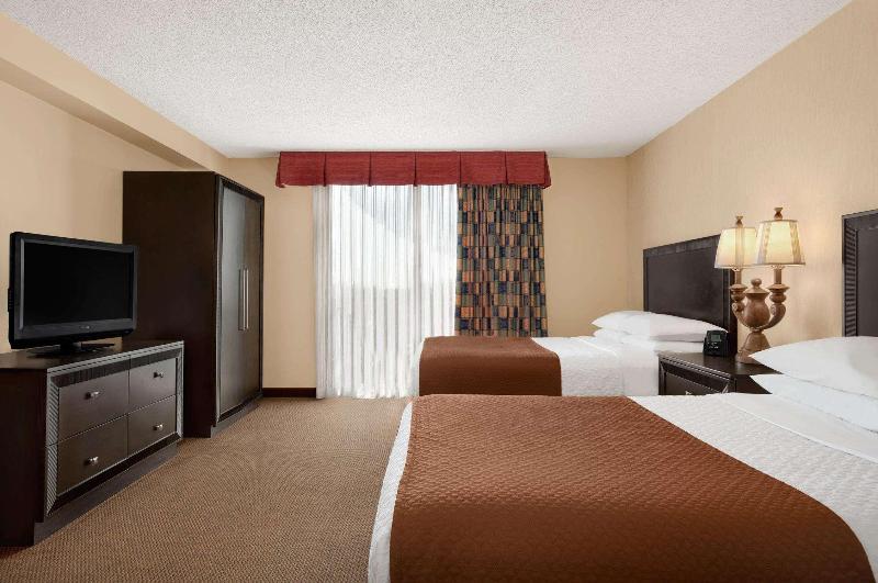 Embassy Suites by Hilton Kansas City Plaza - photo 32