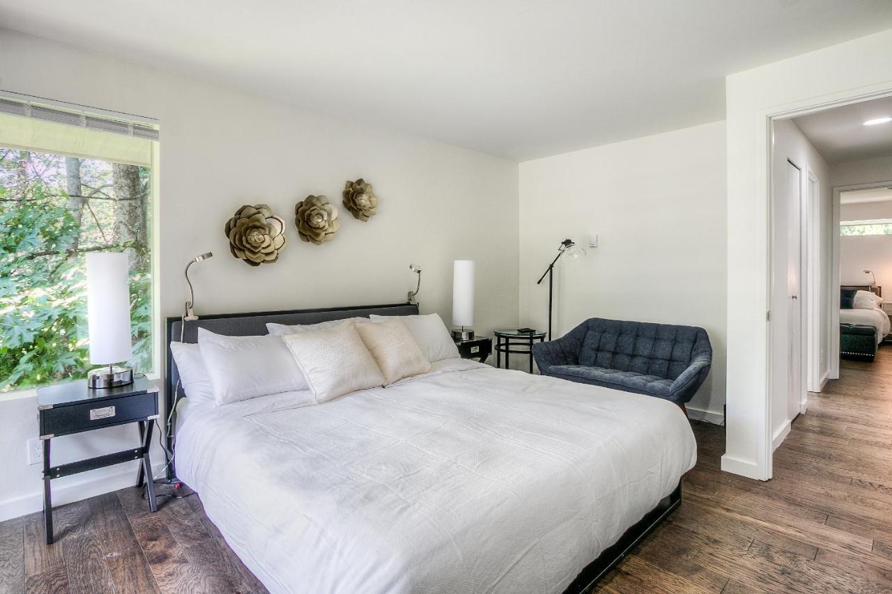 Moon River Suites #5 — North Bend — photo 4