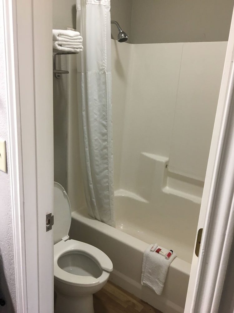 Super 8 by Wyndham San Antonio Near Fort Sam Houston - photo 13