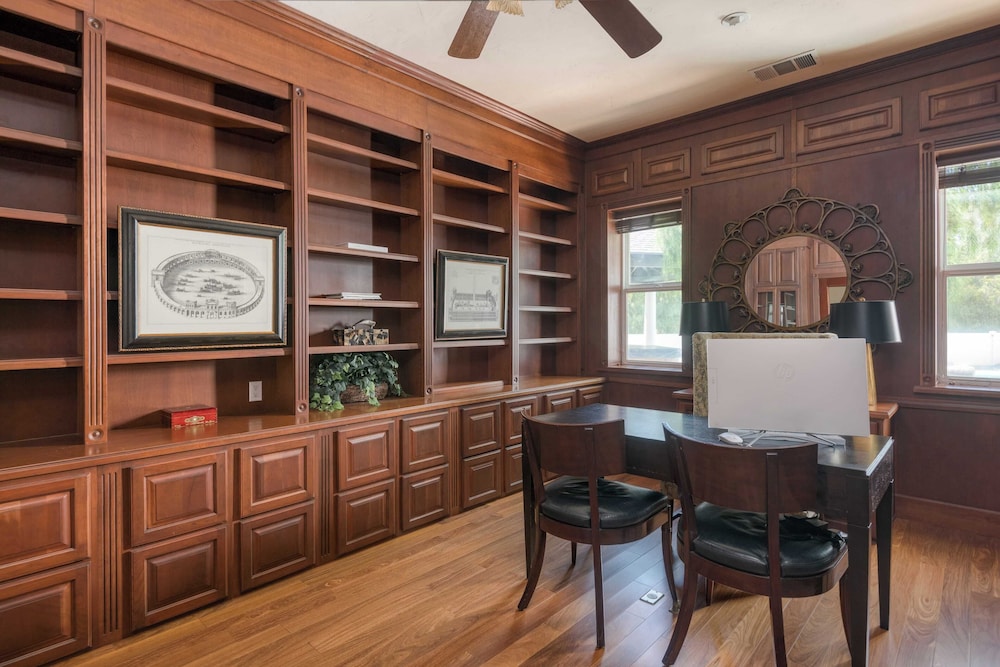 Grand Contento by AvantStay Extraordinary Estate w Pool Movie Room - photo 20