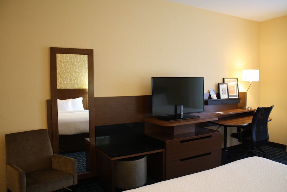 Fairfield Inn & Suites by Marriott Detroit Lakes - photo 19