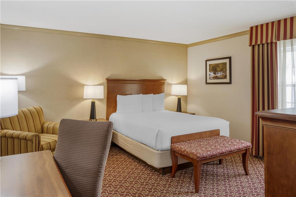 Best Western PLUS Morristown Inn Florham Park - photo 19