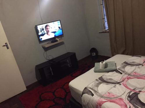 Athome Bellville Chrismar