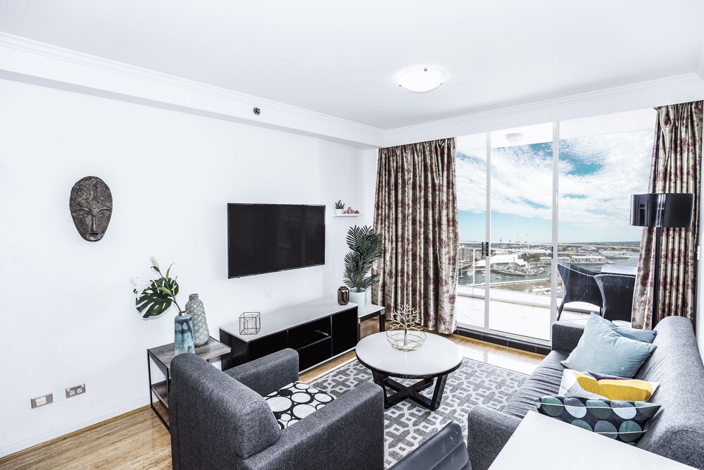 Astra Apartments Sydney Kent Street — 4-Star Luxury Hotel in Sydney, Australia