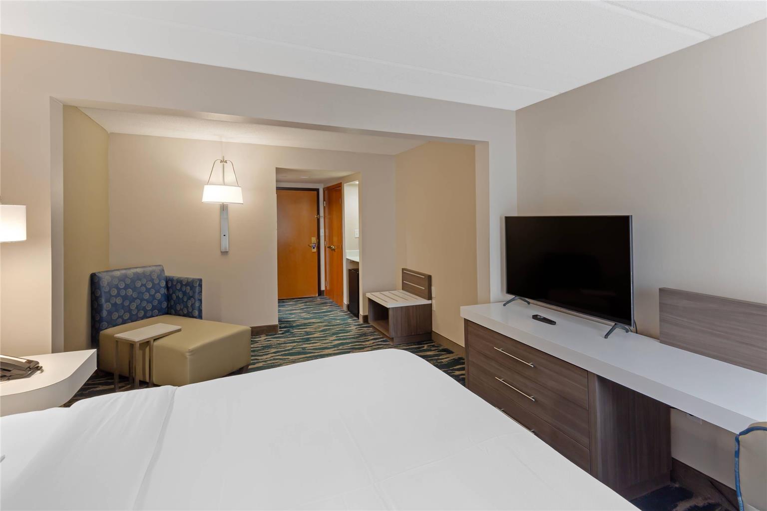 Comfort Inn & Suites Greenville Near East Carolina University - photo 9