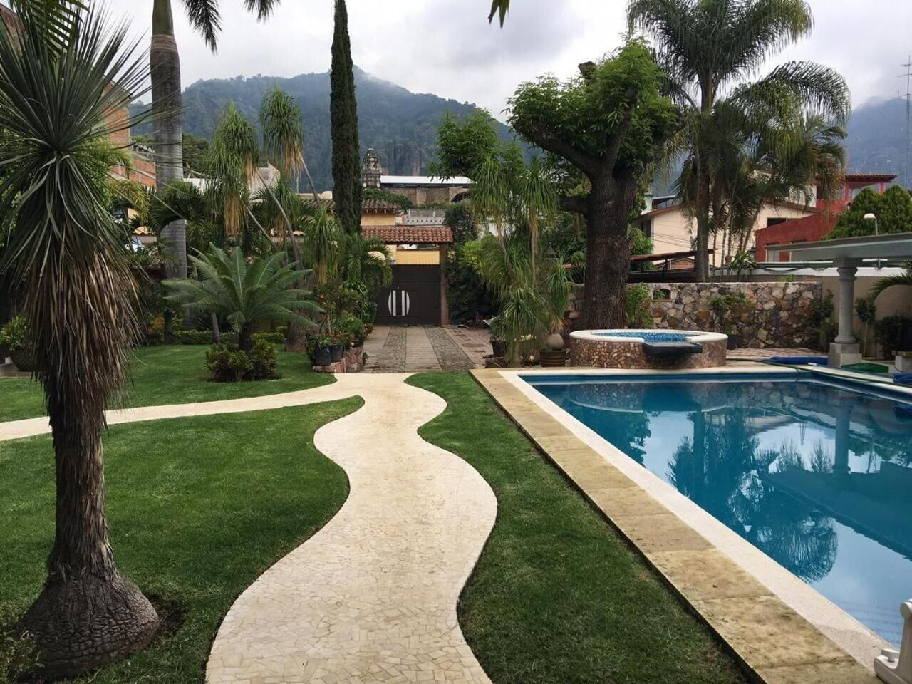 Hotel Concierge Flor y Canto - last minute hotel in Tepoztlan