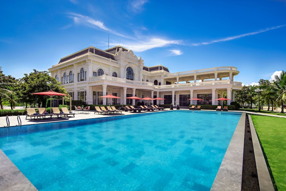 Paradise Suites Hotel — 4-Star Luxury Hotel in Ha Long, Vietnam