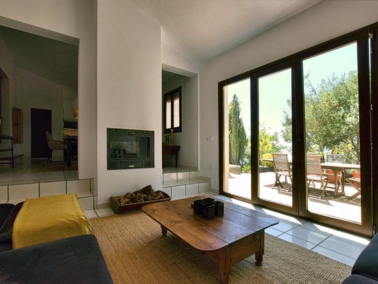 Villa a Sayalonga Vicino Al Mare — 4-Star Luxury Hotel in Sayalonga, Spain