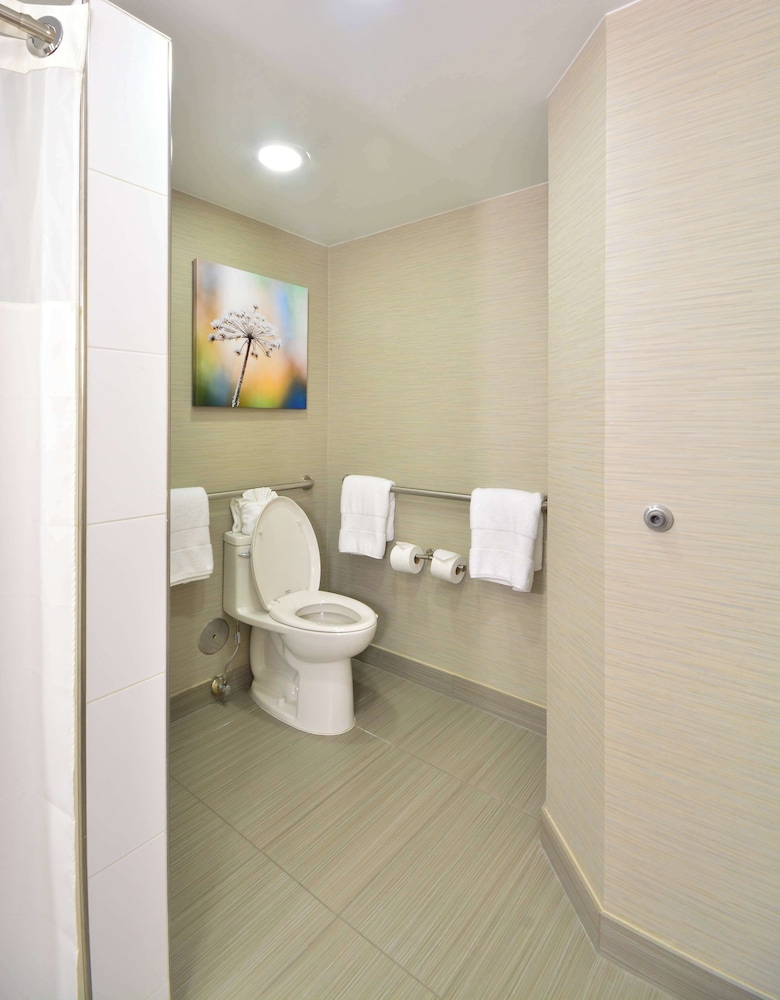 Embassy Suites by Hilton Denver Central Park - photo 23