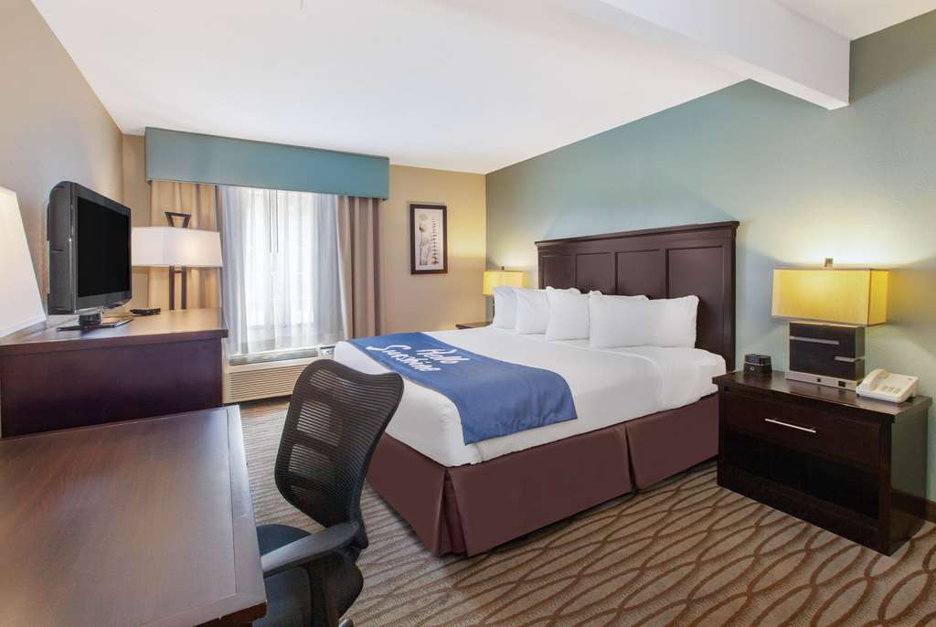 Days Inn by Wyndham Petoskey in Petoskey, United States