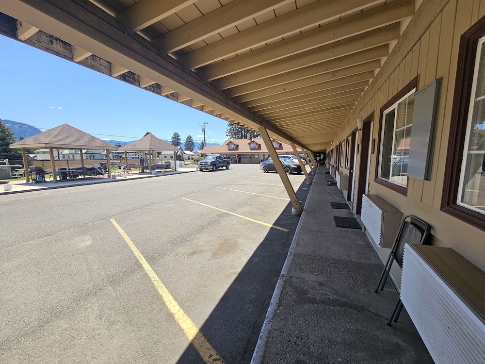 Cle Elum Travelers Inn - photo 42