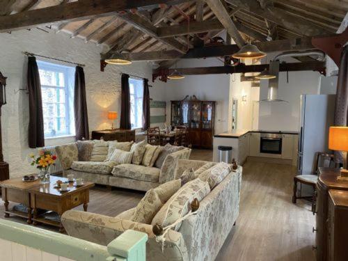 The Fireman's House Lowe's Mill Cottages at Torr Vale Mill — 4-Star Luxury Hotel in New Mills, United Kingdom