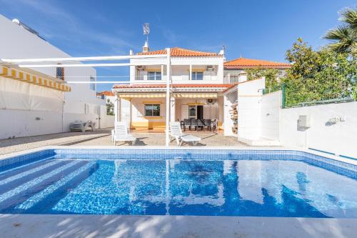 Moradia Rainbow By Algarvemanta — hotel in Manta Rota
