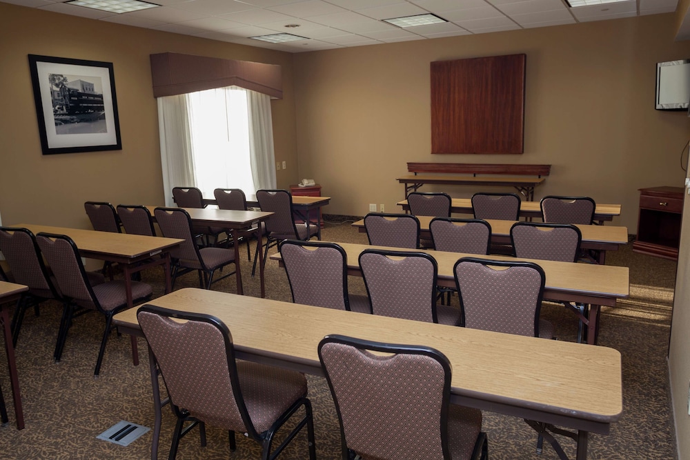 Hampton Inn Oneonta - photo 44