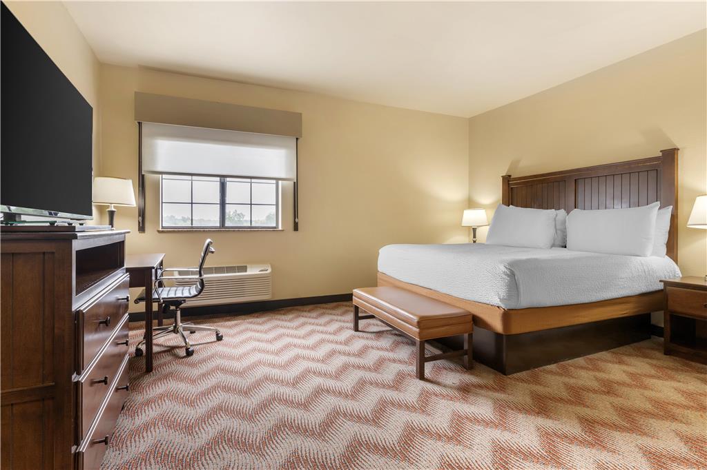Best Western Plus Cimarron Hotel & Suites - photo 33