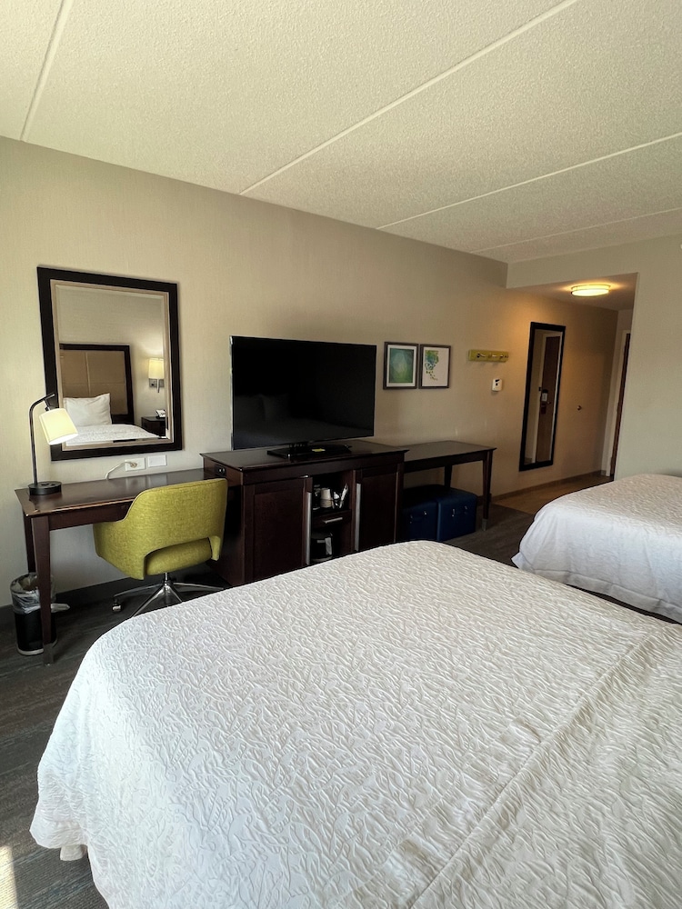Hampton Inn & Suites Baltimore Woodlawn - photo 7