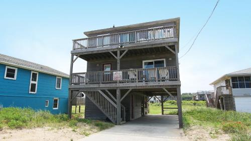 Semi Oceanfront 308 ft to Beach Access Close to shopping KH86 Ahh Shorely Heaven in Kitty Hawk, United States