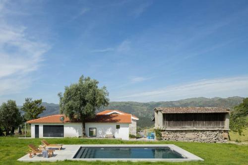 Casa Cândida e a Casa do Lado — 4-Star Luxury Hotel in Cabeceiras De Basto, Portugal