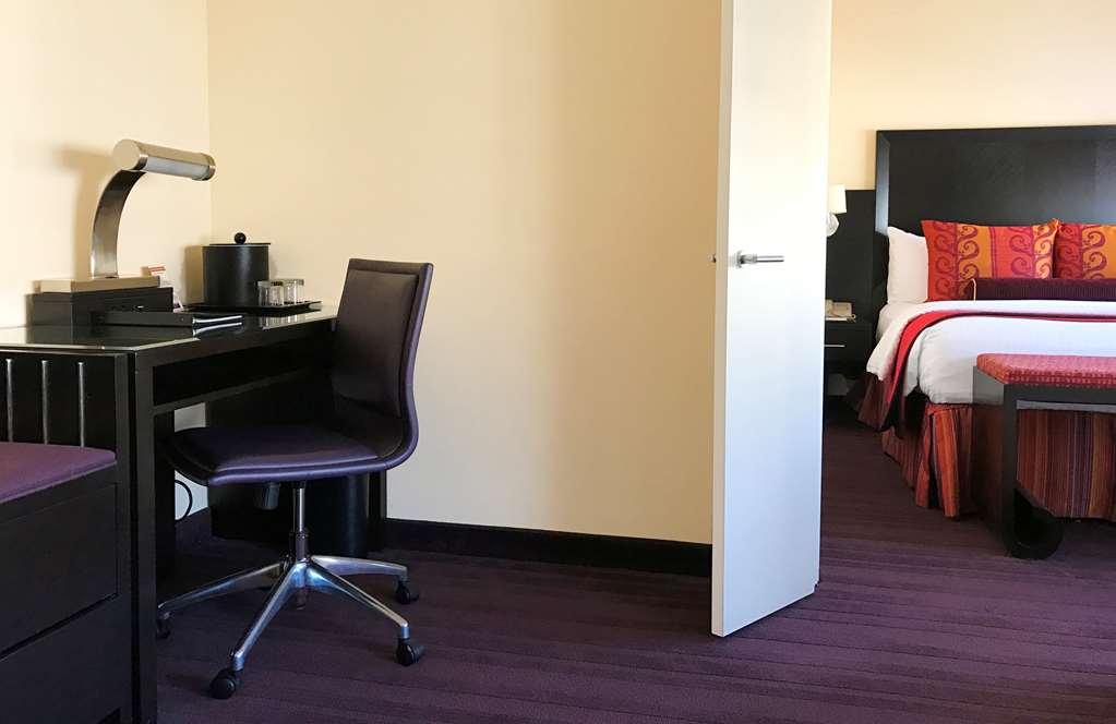 Washington Plaza Hotel - photo 7