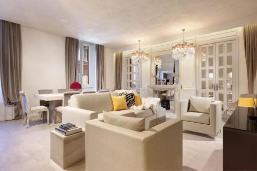 Saphir Luxury Apartment — 4-Star Luxury Hotel in Rome, Italy
