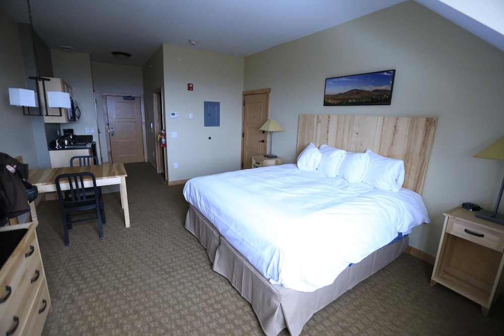 Burke Mountain Hotel - photo 10