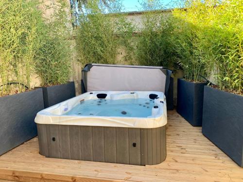Les Balcons De La Cite Le Saint Paul — 4-Star Luxury Hotel in Carcassonne, France