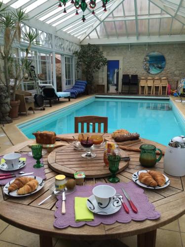 Maison du Théâtre Saint Bonnet — 4-Star Luxury Hotel in Bourges, France