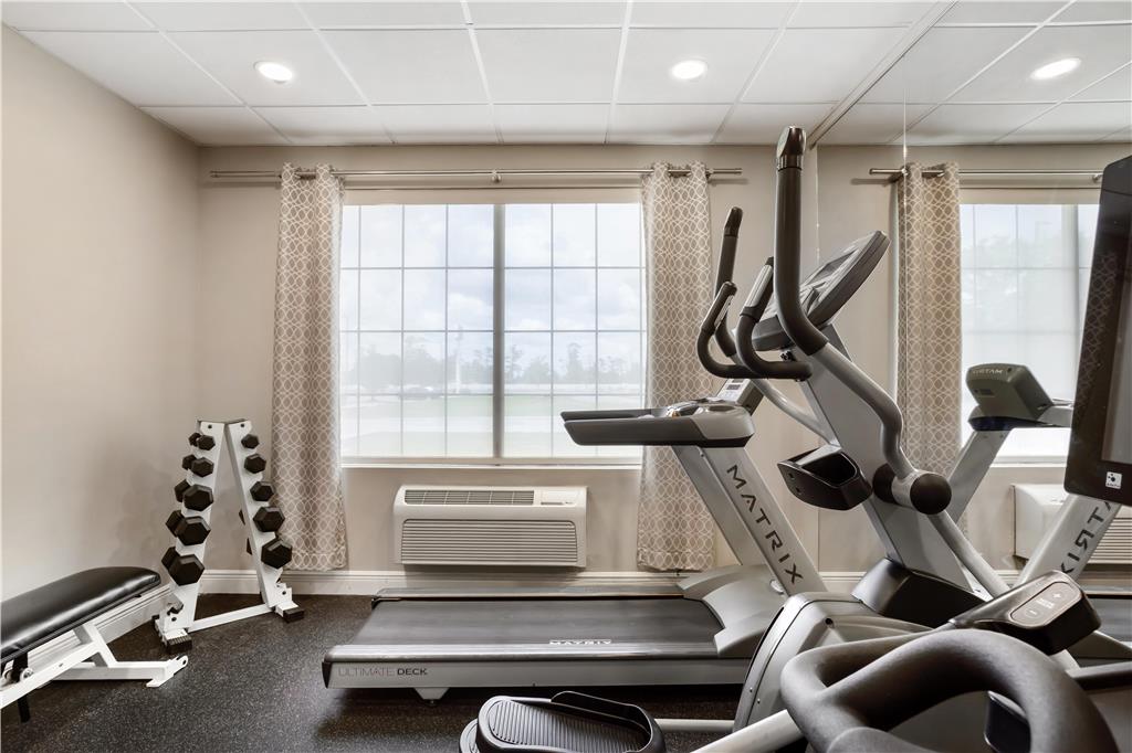 Best Western Plus Executive Hotel & Suites - photo 43