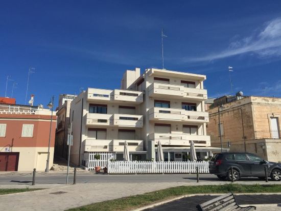 Attico Fronte Mare — 4-Star Luxury Hotel in Pozzallo, Italy