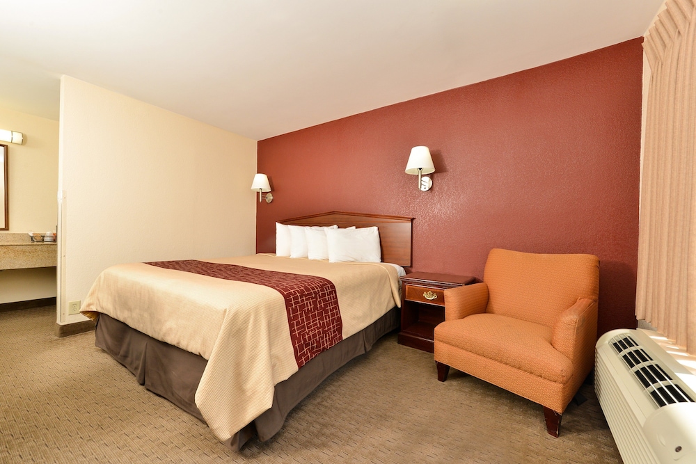Red Roof Inn Dalton - photo 14