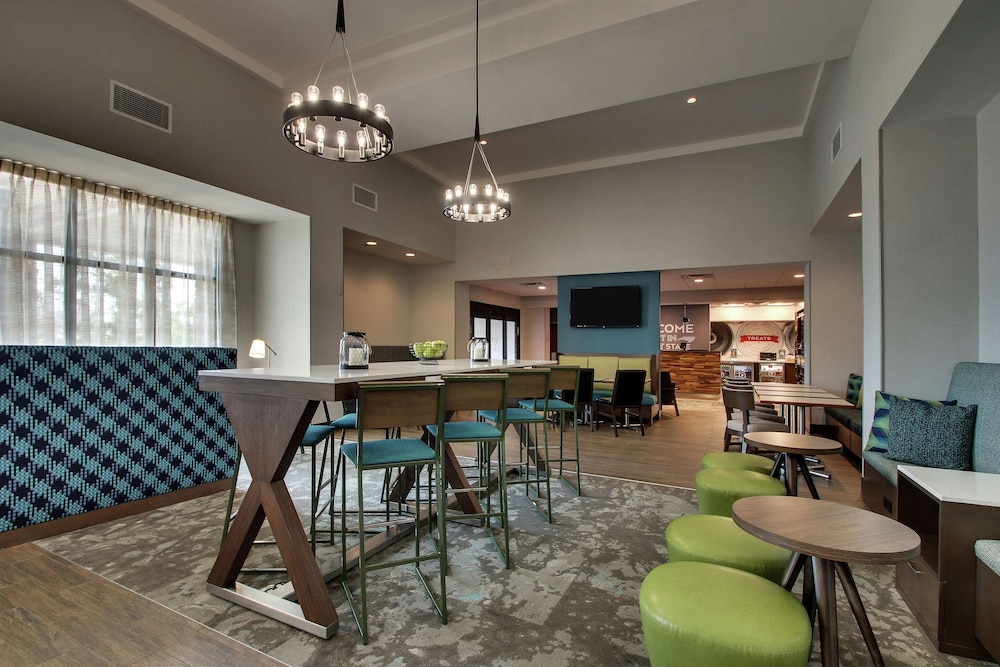 Hampton Inn & Suites Southport - photo 8