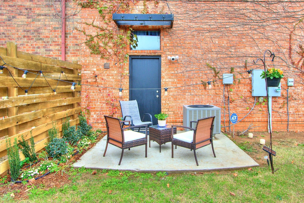 Norman Oklahoma Vacation Rental 1 Mi To Ou 17973189 — Norman