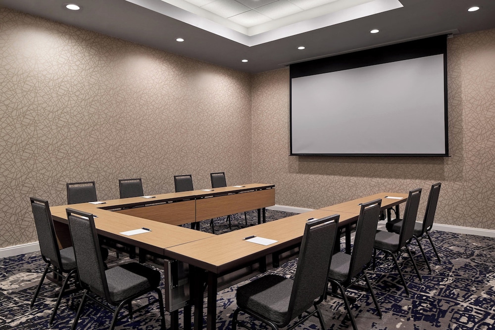 Sheraton Richmond Airport Hotel - photo 30