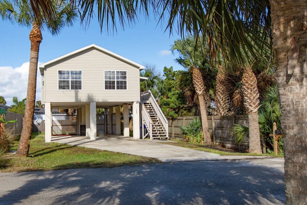 Surf Perch 10th St - carbon neutral hotel in Saint Augustine