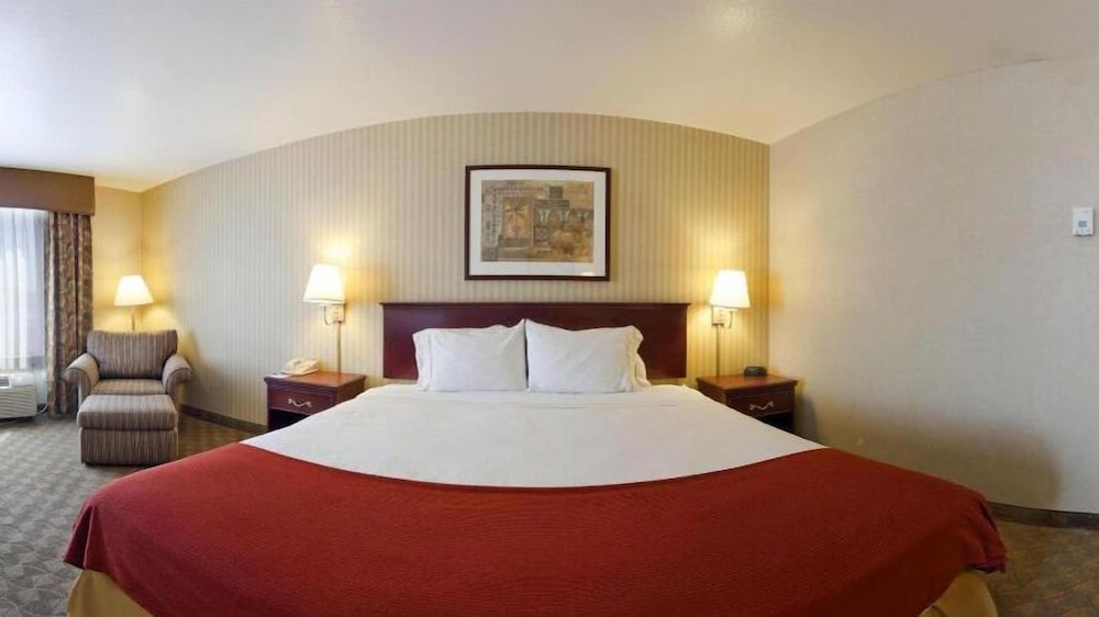Holiday Inn Express and Suites Henderson by IHG - photo 7
